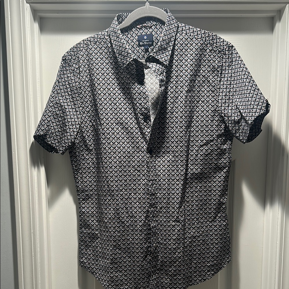 Men's Black and White Patterned Shirt
